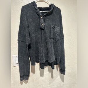 White birch oversized black pullover shirt size‎ s